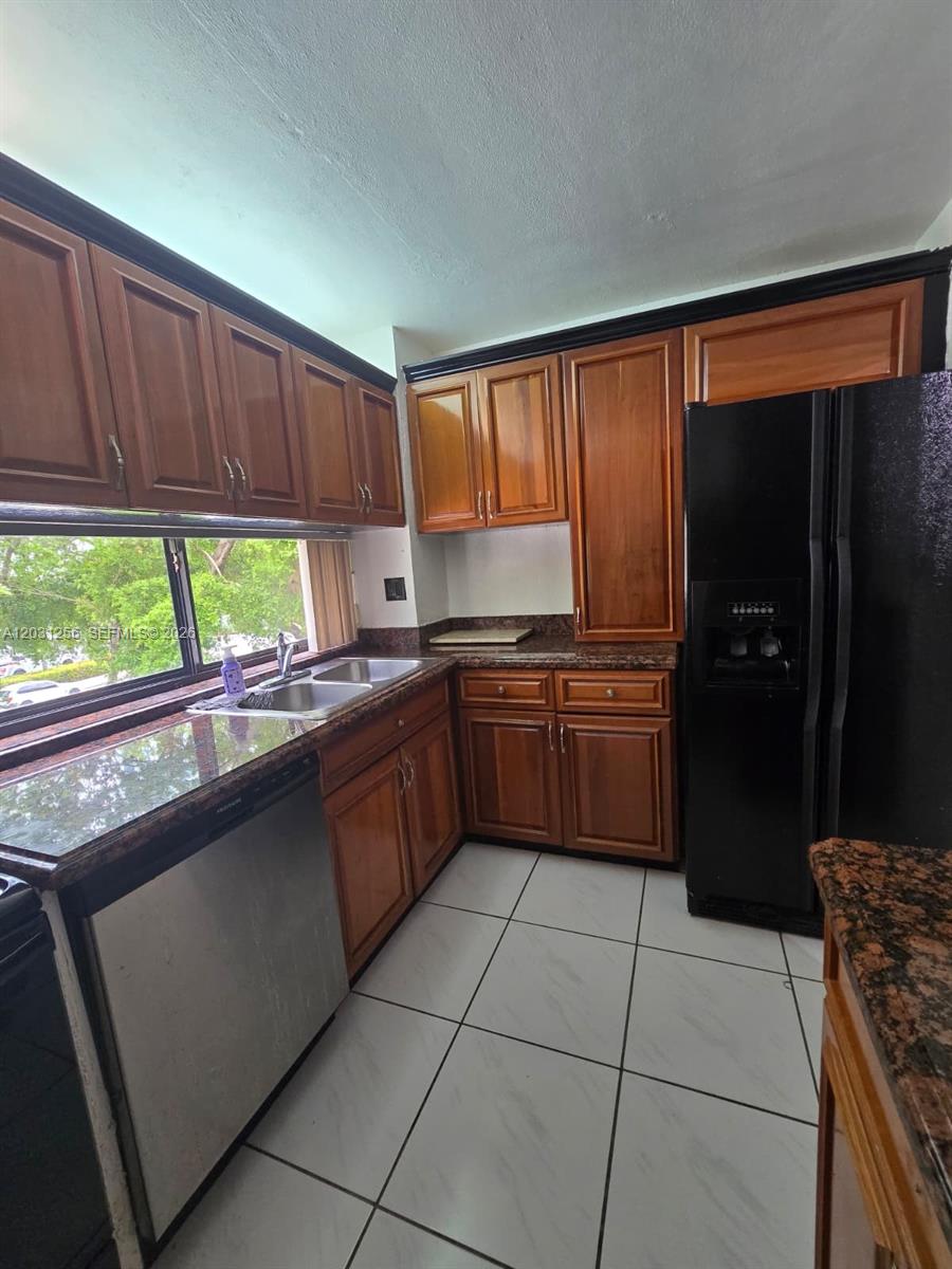 16909 North Bay Road, Unit 321 Sunny Isles Beach, FL 33160 - Photo 38 of 40