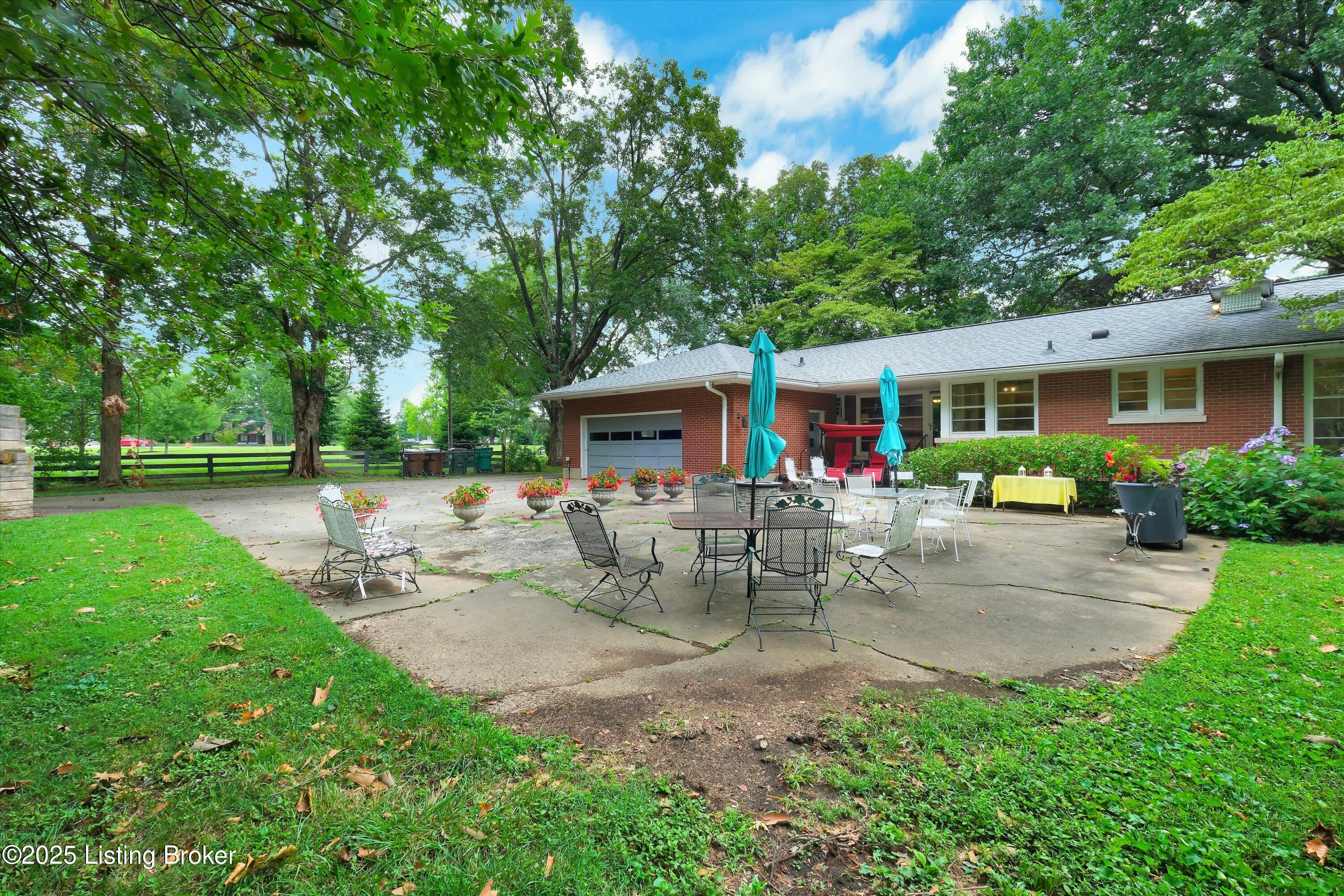 712 Rudy Lane Louisville, KY 40207 - Photo 5 of 48 10-712 Rudy Ln