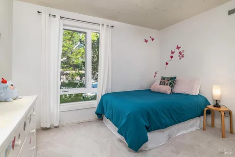 $575,000 | 82 Surrey Lane, San Rafael, CA 94903