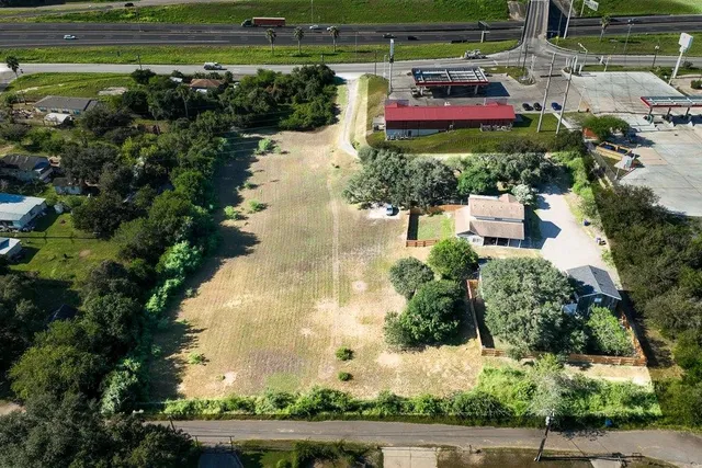 a view of a outdoor space