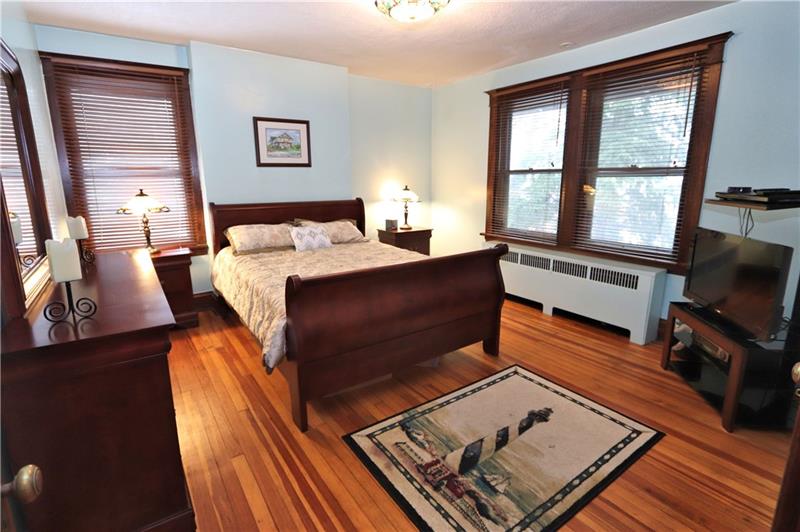 107 Edgecliff Road Carnegie, PA 15106 - Photo 13 of 25 2nd Bedroom