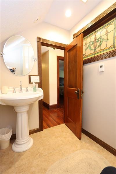 107 Edgecliff Road Carnegie, PA 15106 - Photo 18 of 25 Gallery Image 18