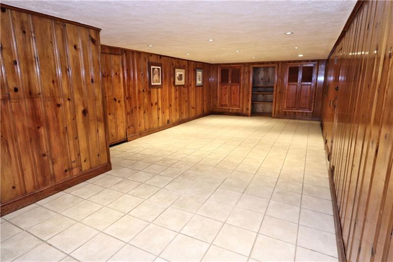 107 Edgecliff Road Carnegie, PA 15106 - Photo 20 of 25 Gallery Image 20