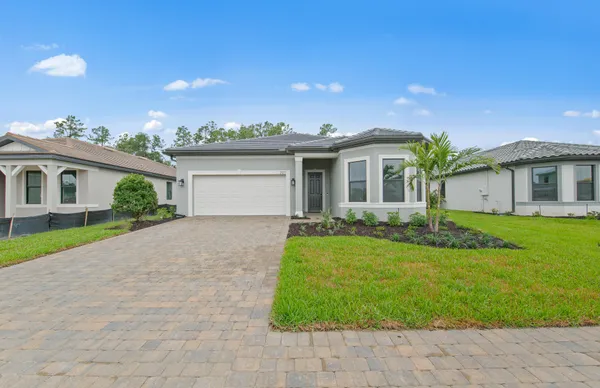 $650,000 | 2107 Freemont Drive, Naples, FL 34104