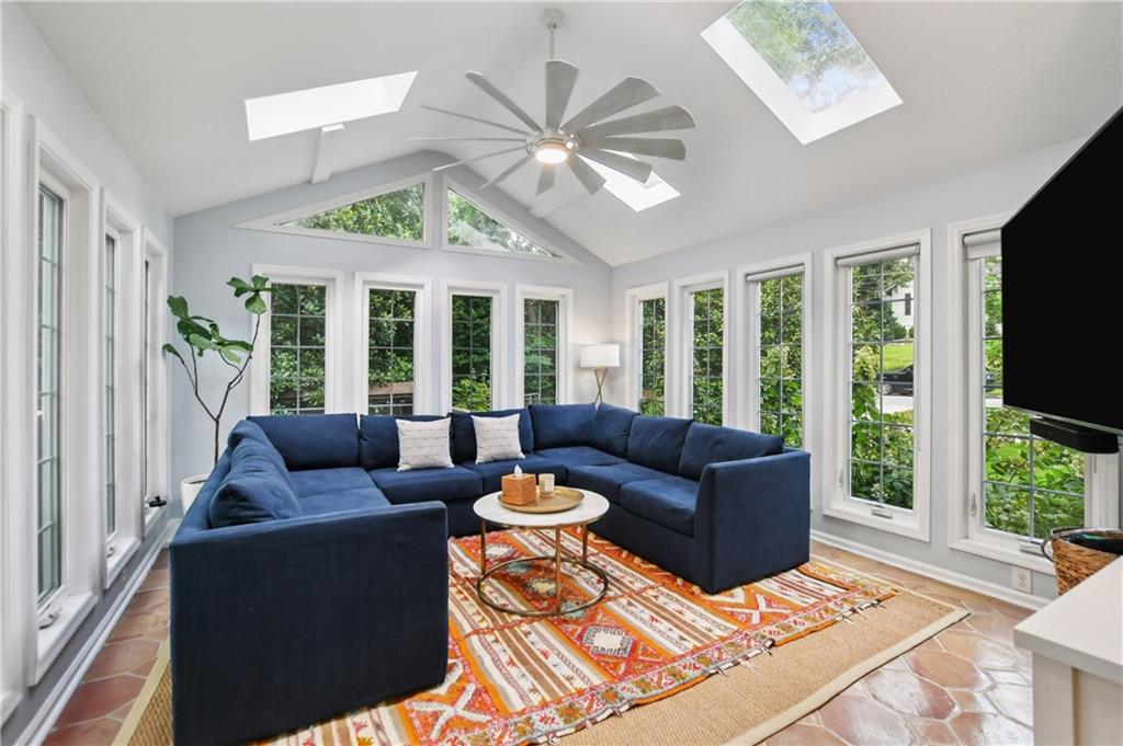 2035 Fairhaven Circle Northeast Atlanta, GA 30305 - Photo 16 of 45