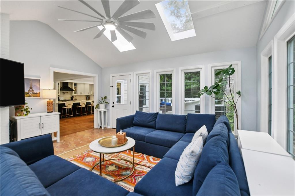 2035 Fairhaven Circle Northeast Atlanta, GA 30305 - Photo 17 of 45