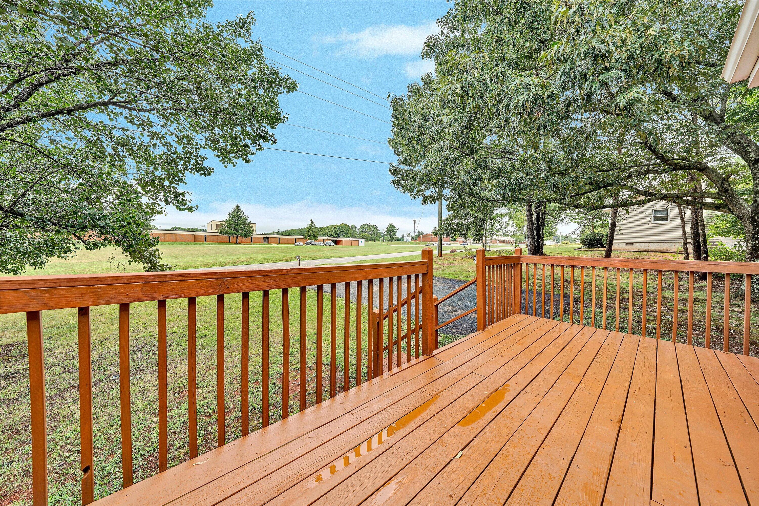 5110 Stewartsville Road Moneta, VA 24121 - Photo 17 of 24 05-DSC00082