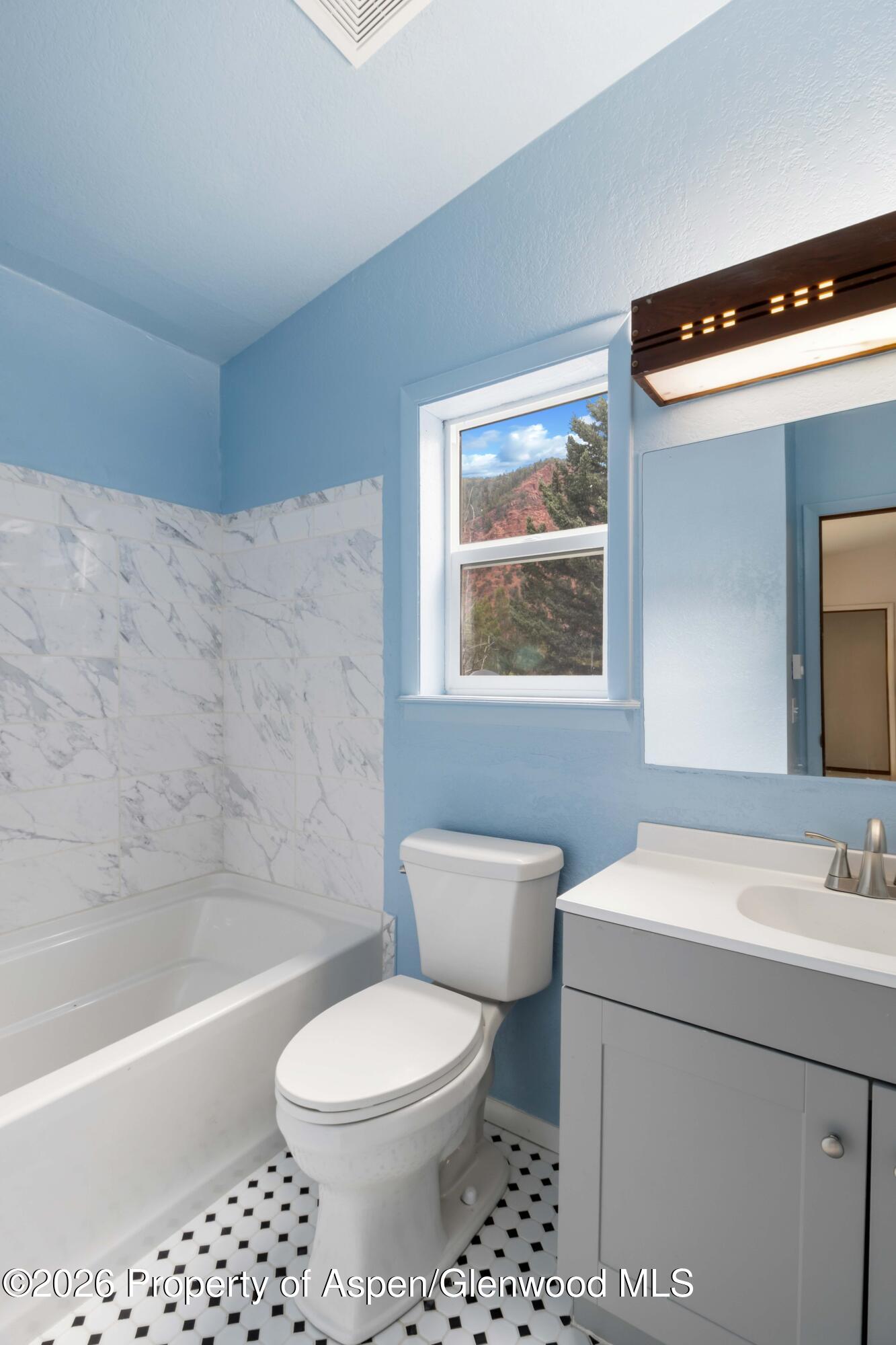 1102 Valley View Road Glenwood Springs, CO 81601 - Photo 15 of 30 23