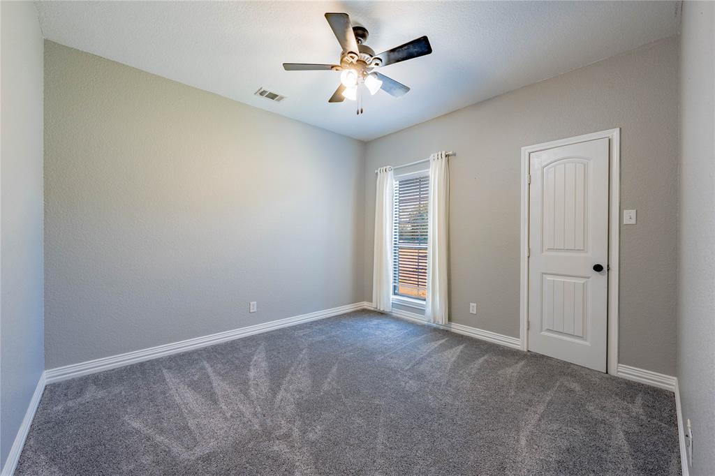 17821 Fm 3080 Mabank, TX 75147 - Photo 19 of 23 an empty room with closet and a ceiling fan