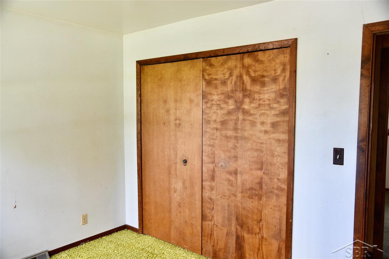 1060 East Moore Road Saginaw, MI 48601 - Photo 10 of 38 50083378-9.JPG