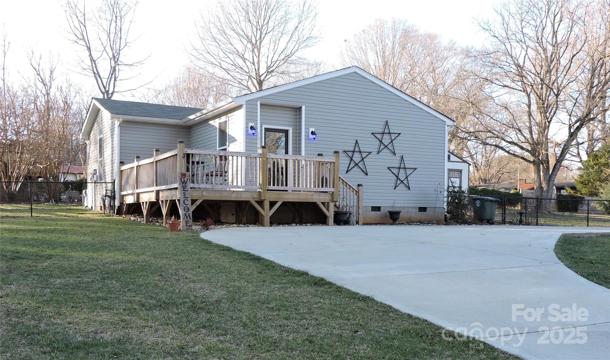 1514 Robin Road Newton, NC 28658 - Photo 1 of 45 Gallery Image 1