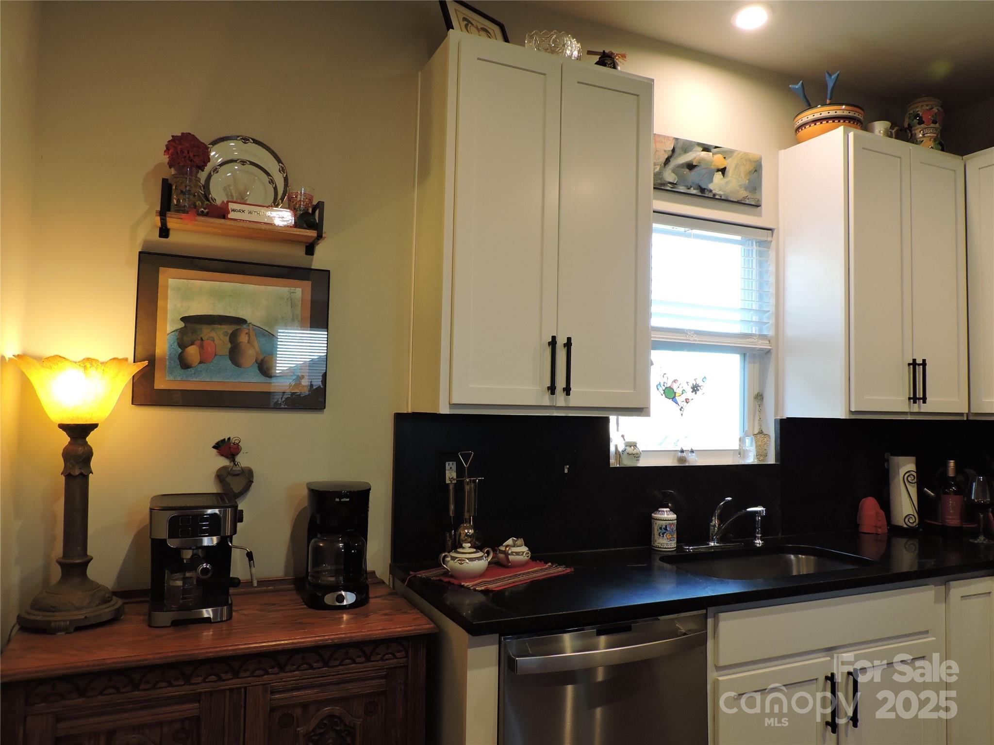 1514 Robin Road Newton, NC 28658 - Photo 8 of 45 Gallery Image 8