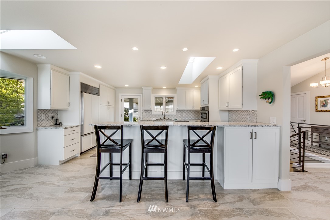 4502 Sunset Beach Road West University Place, WA 98466 - Photo 4 of 25 Gallery Image 4