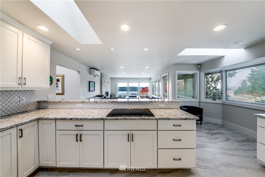 4502 Sunset Beach Road West University Place, WA 98466 - Photo 6 of 25 Gallery Image 6