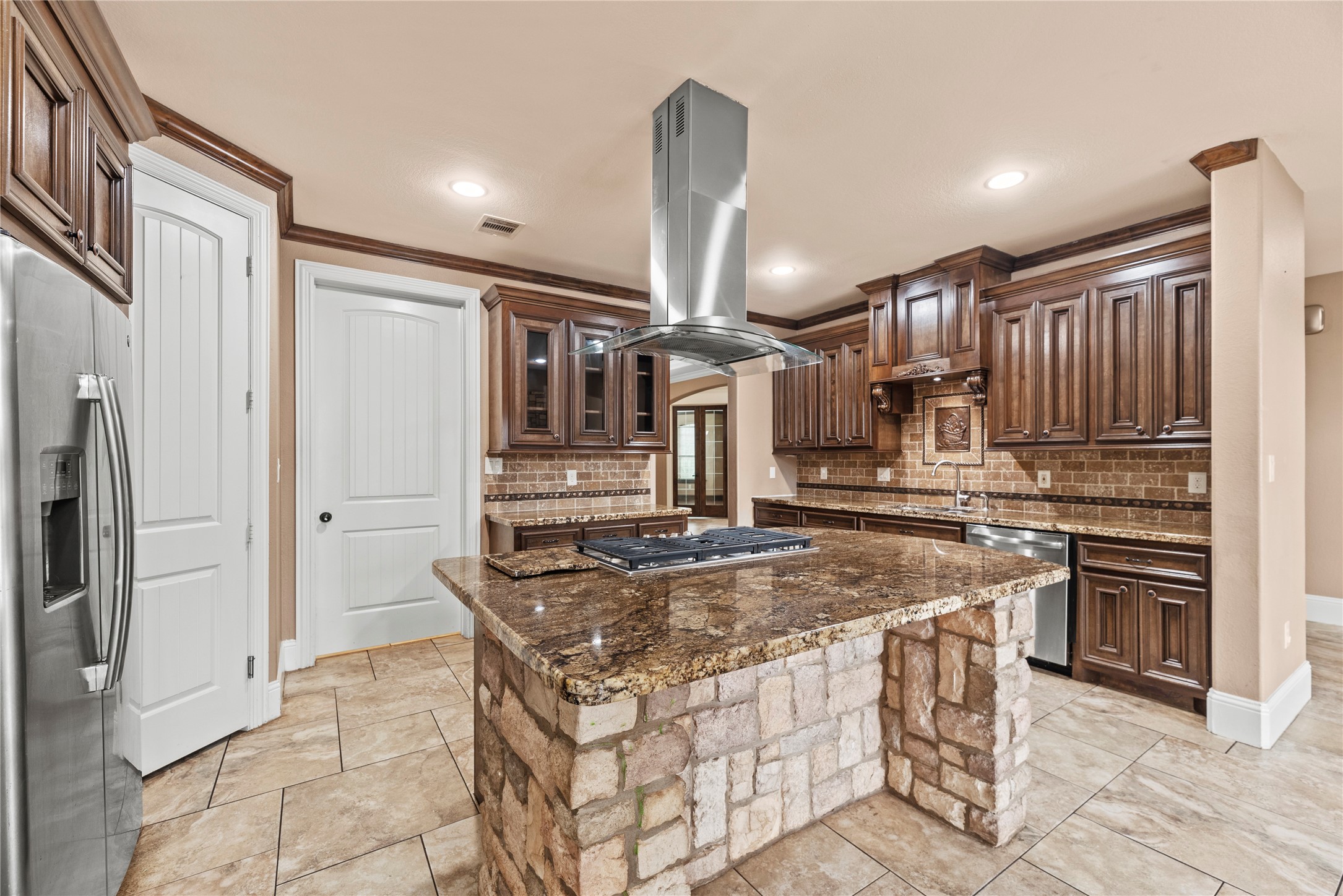 30914 Coco Street Cypress, TX 77433 - Photo 17 of 47 Additional seating at the island.