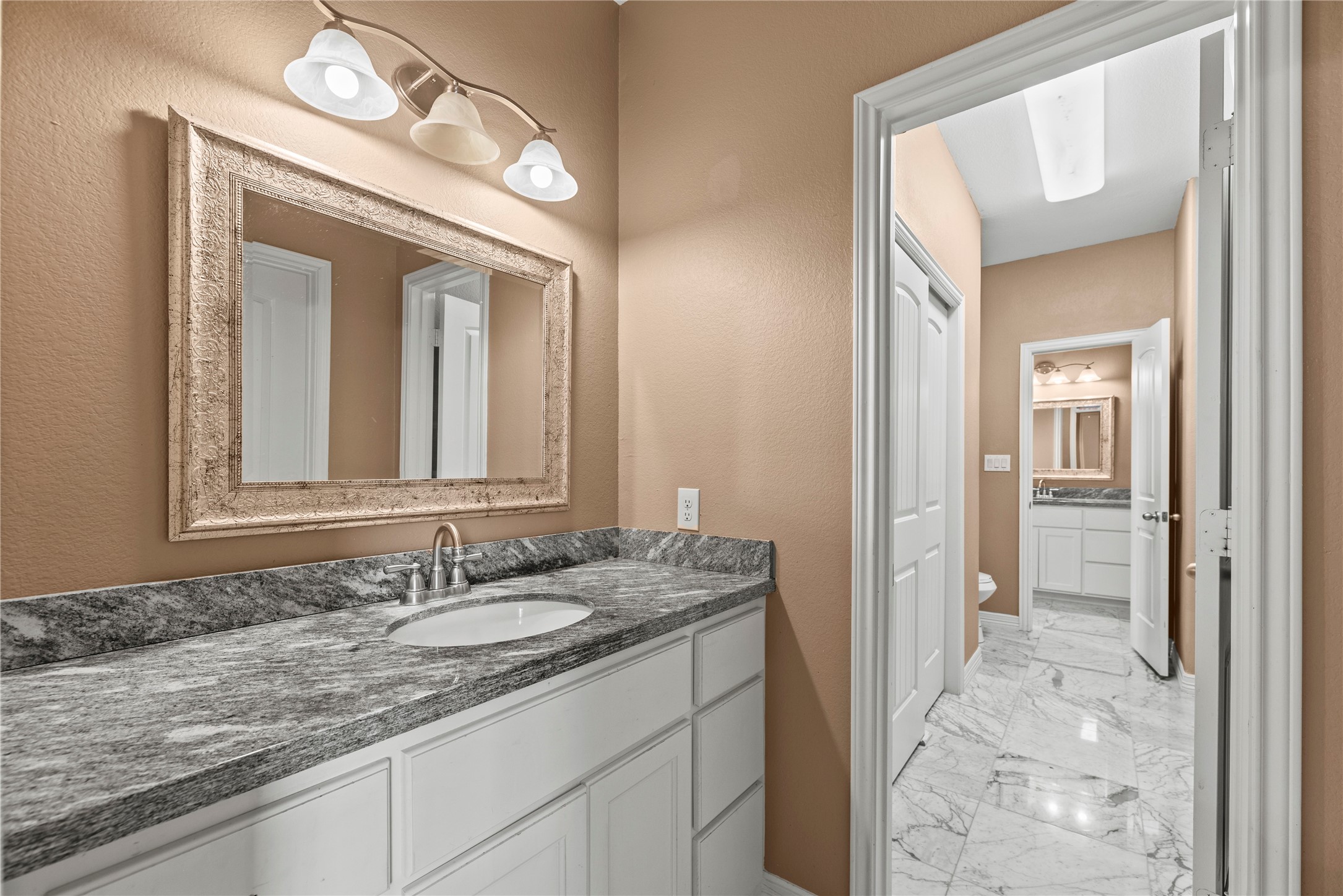 30914 Coco Street Cypress, TX 77433 - Photo 30 of 47 Upstairs Jack 'n Jill bathroom.