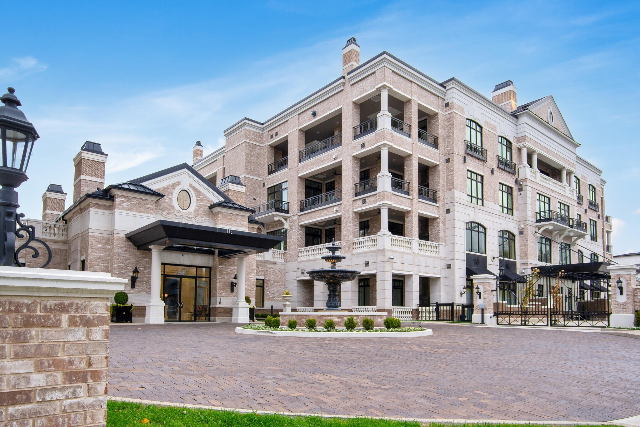 110 Woodmont Boulevard, Unit N601 Nashville, TN 37205 - Photo 38 of 42 a front view of a building