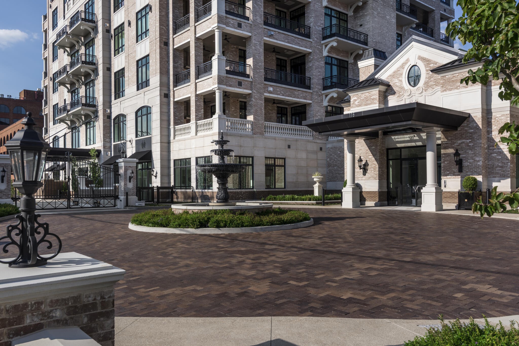 110 Woodmont Boulevard, Unit N601 Nashville, TN 37205 - Photo 5 of 42 a view of a building with a street