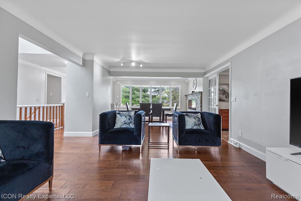 1533 Walton Boulevard Rochester Hills, MI 48309 - Photo 8 of 30