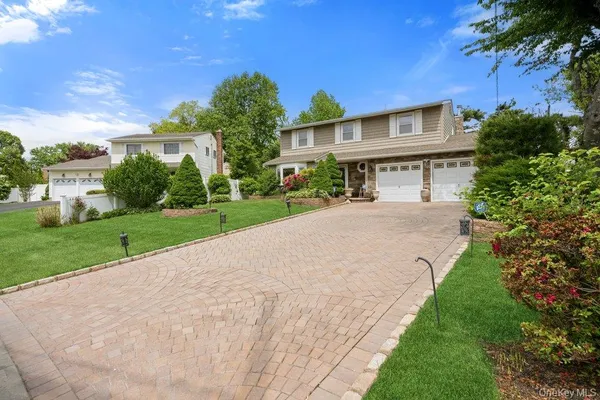 $749,000 | 48 Lawrence Avenue, Holbrook, NY 11741