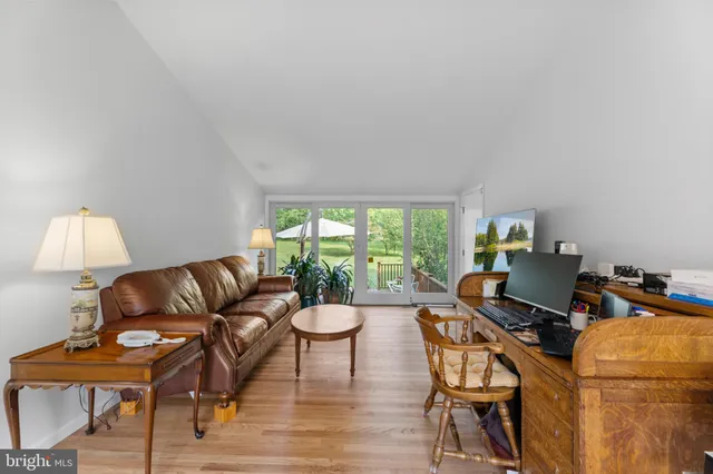 a view of a house with backyard