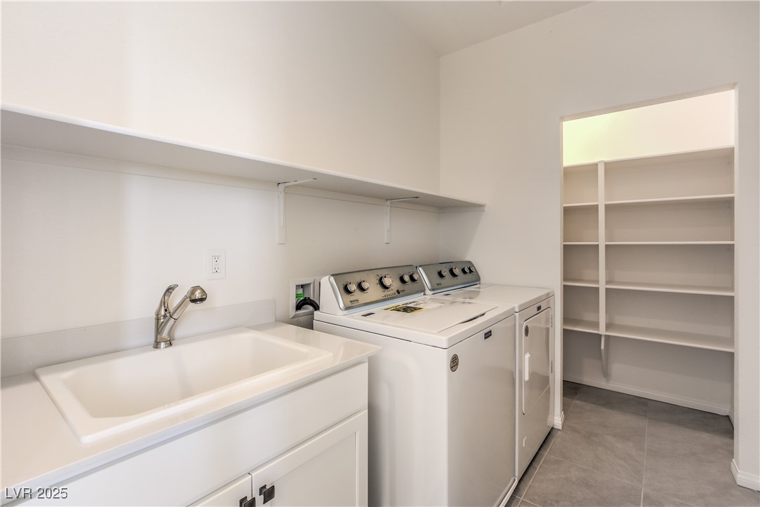 9318 Copernicus Avenue Las Vegas, NV 89143 - Photo 30 of 34 Up stairs laumdry