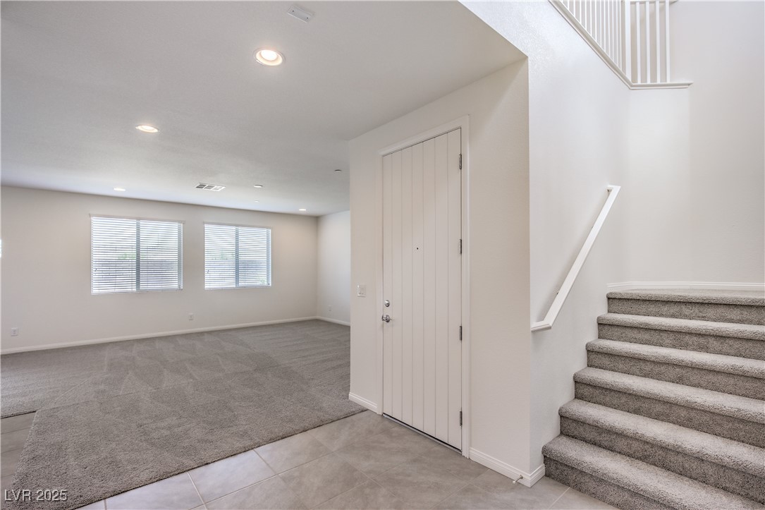 9318 Copernicus Avenue Las Vegas, NV 89143 - Photo 4 of 34