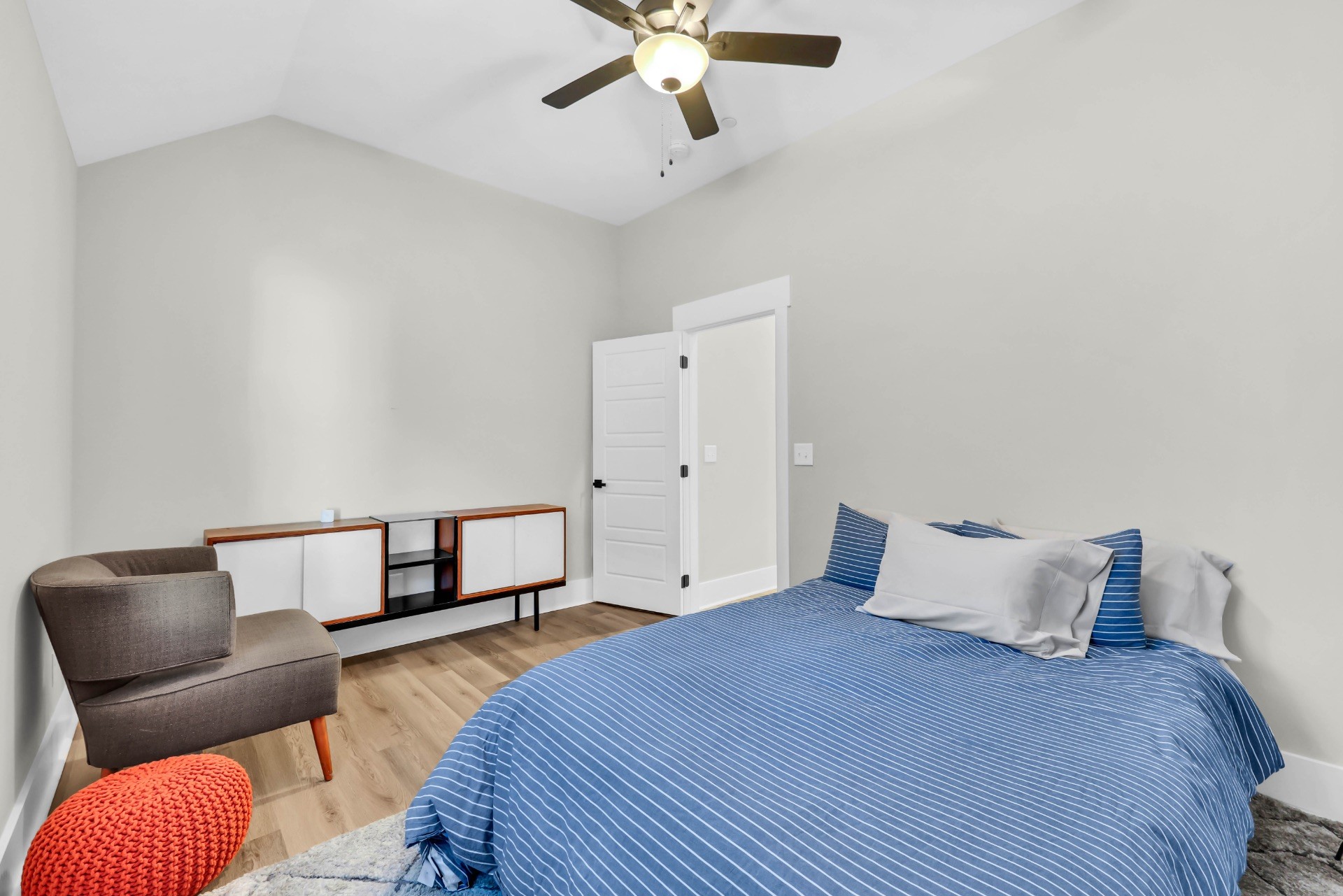1372 Hicks Edgen Road Pleasant View, TN 37146 - Photo 25 of 37 a bedroom with a bed and chair