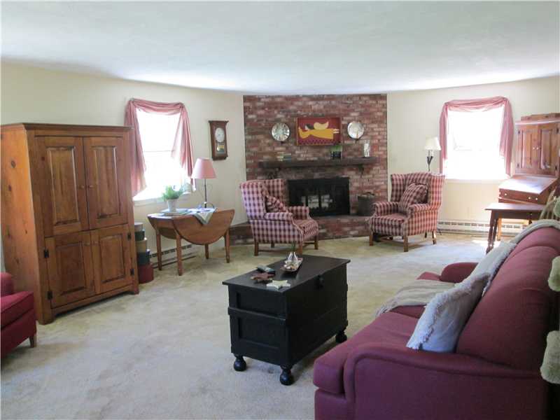 11 Heidi Road Lincoln, RI 02865 - Photo 14 of 24 Living Room.