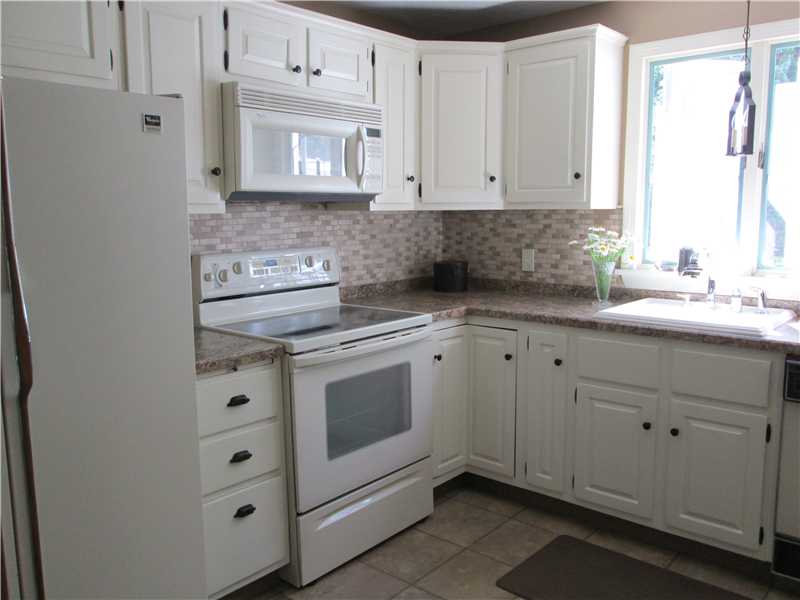 11 Heidi Road Lincoln, RI 02865 - Photo 9 of 24 Kitchen.