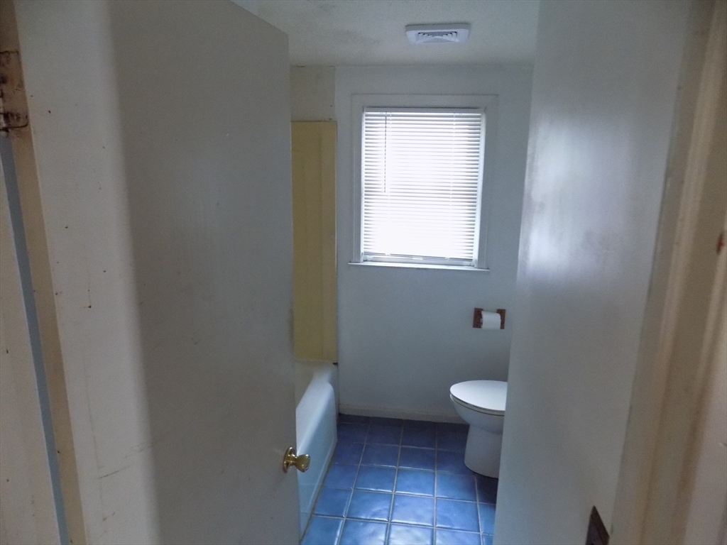 1261 Page Boulevard Springfield, MA 01104 - Photo 23 of 27 Gallery Image 23