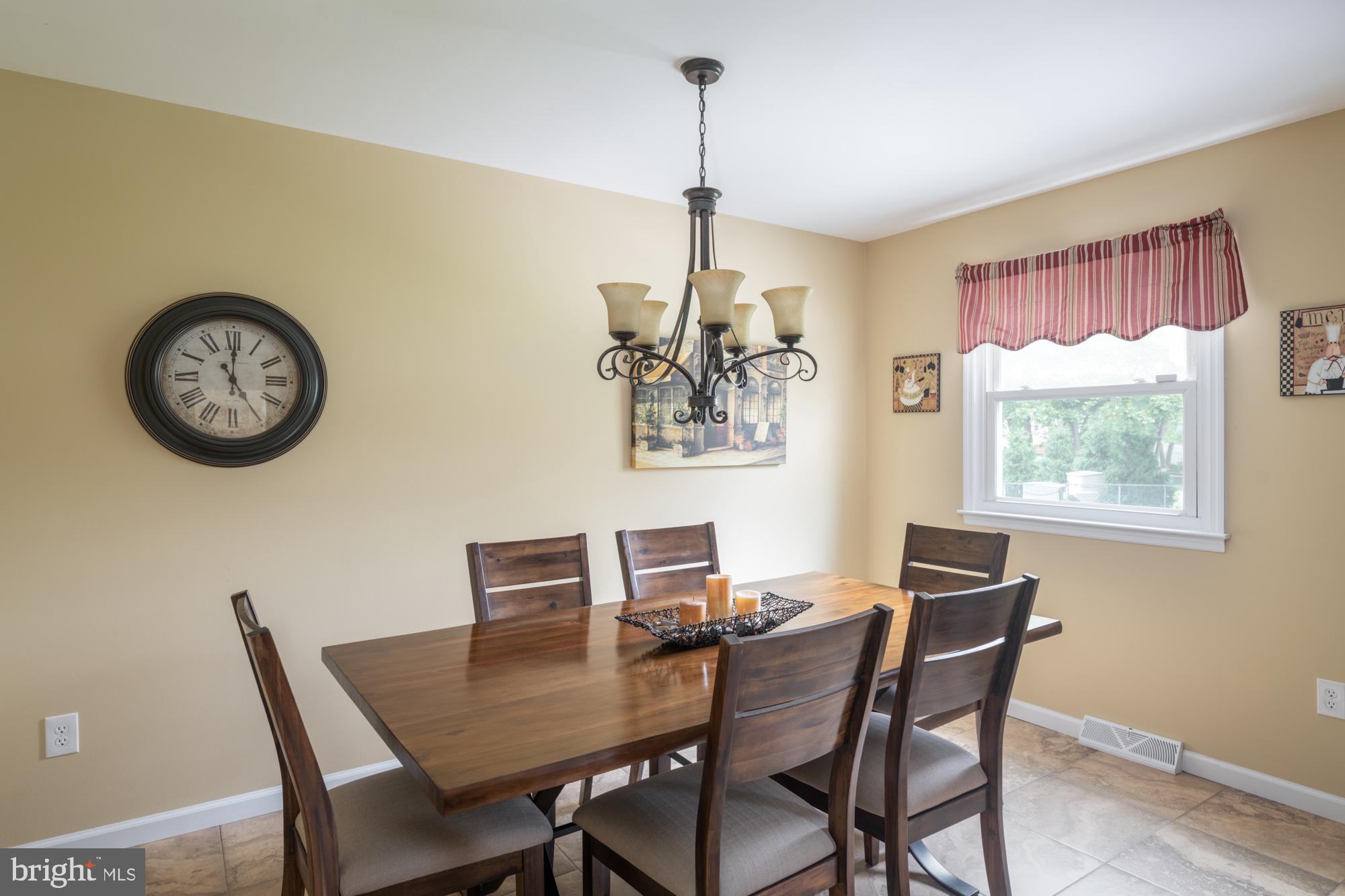 462 Station Road Roebling, NJ 08554 - Photo 11 of 24 Large eat in kitchen 5
