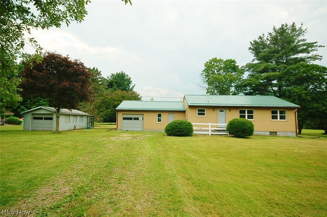 6493 Phillips Rice Road Cortland, OH 44410 - Photo 3 of 25 Gallery Image 3