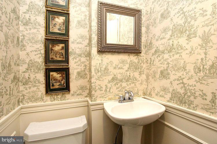 5306 Wriley Road Bethesda, MD 20816 - Photo 15 of 30 Powder Room