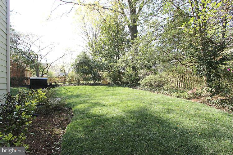 5306 Wriley Road Bethesda, MD 20816 - Photo 30 of 30 Yard