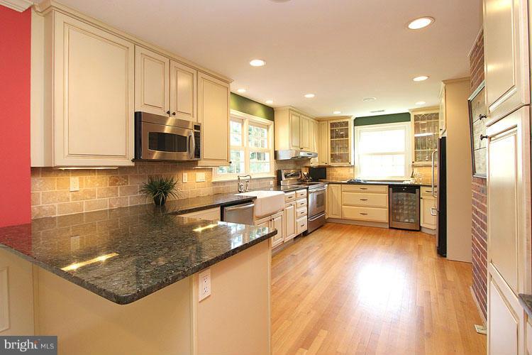 5306 Wriley Road Bethesda, MD 20816 - Photo 9 of 30 Kitchen