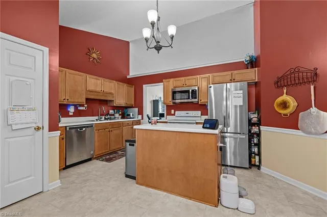 $335,000 | 6424 Highland Oak Drive, Greensboro, NC 27410