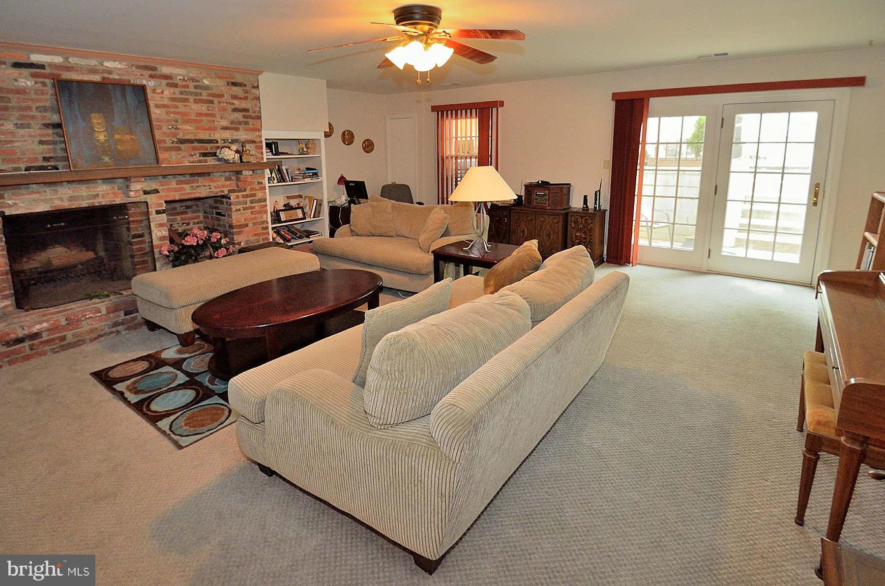 7724 Bristol Square Court Springfield, VA 22153 - Photo 6 of 21 Family Room