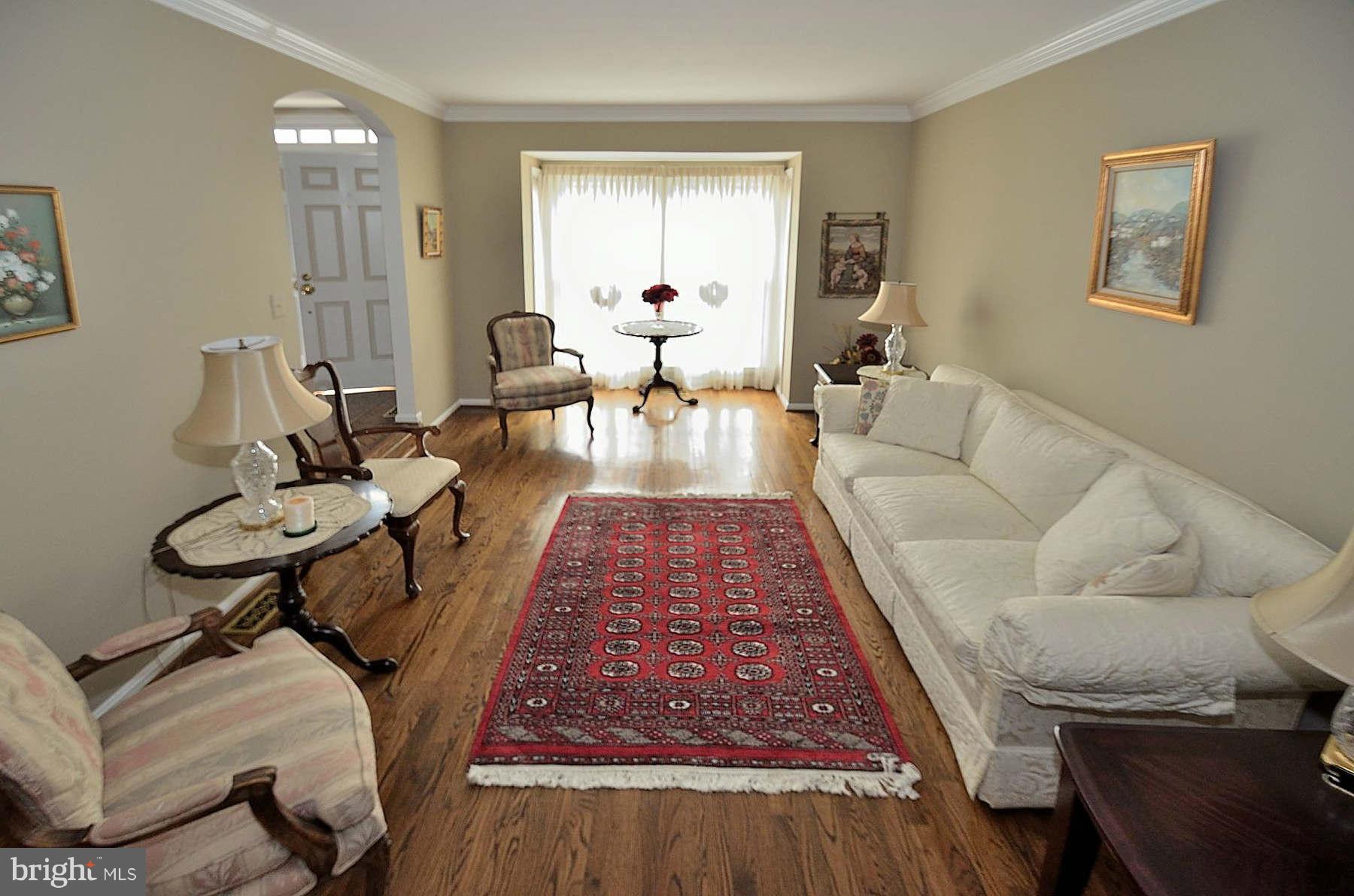 7724 Bristol Square Court Springfield, VA 22153 - Photo 9 of 21 Living Room