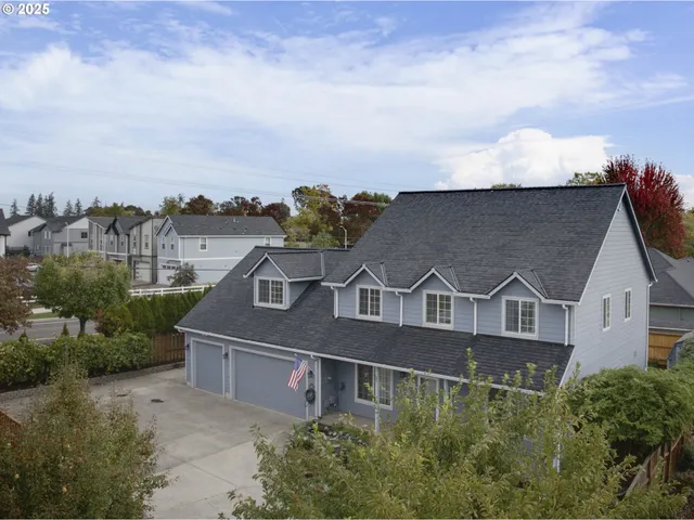 $614,900 | 2390 Northwest Grenfell Loop, McMinnville, OR 97128