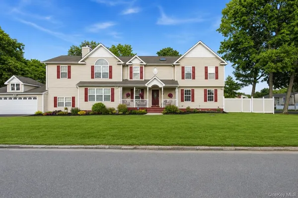 $1,199,990 | 303 Westchester Avenue North, West Babylon, NY 11704