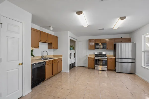 $1,550 | 6443 Mountain Pines Lane, Katy, TX 77449