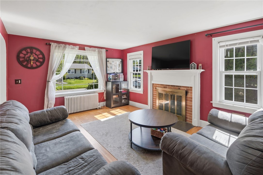 97 Delwood Road Warwick, RI 02889 - Photo 4 of 35 Gallery Image 4