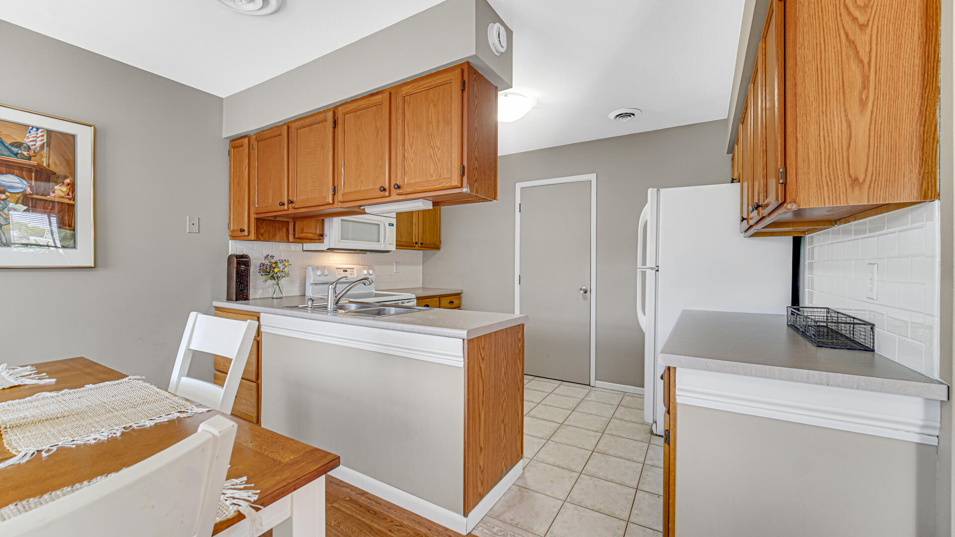 975 Millpond Road North Valparaiso, IN 46385 - Photo 9 of 23 1920x1080