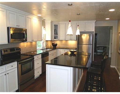 35 Holly Ridge Road Washington, PA 15301 - Photo 5 of 18 Kitchen.
