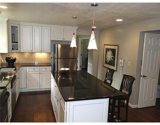 35 Holly Ridge Road Washington, PA 15301 - Photo 6 of 18 Kitchen.