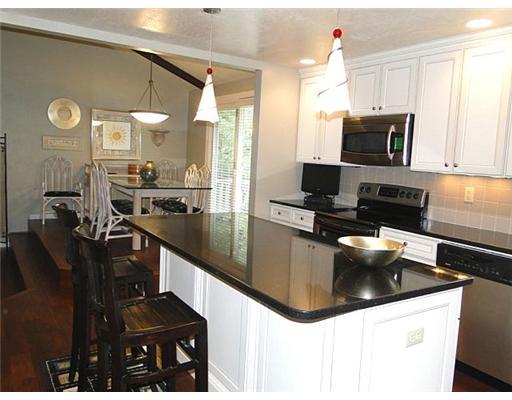 35 Holly Ridge Road Washington, PA 15301 - Photo 7 of 18 Kitchen.