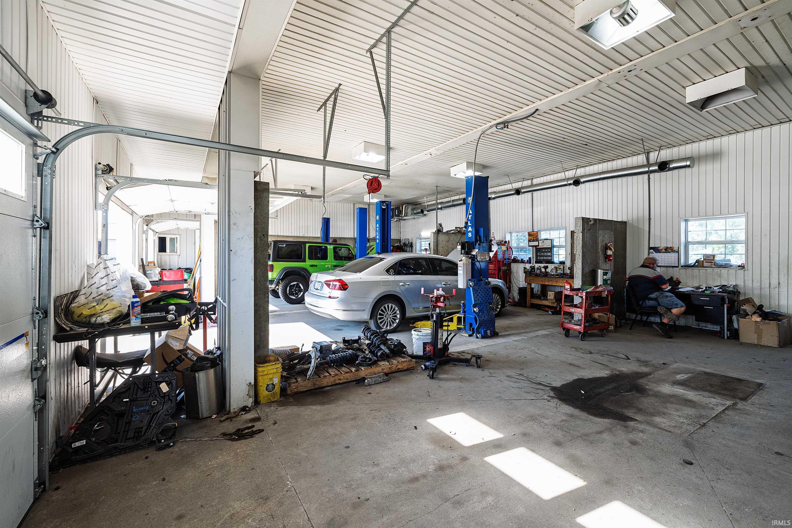 1518 South Dixon Road Kokomo, IN 46902 - Photo 16 of 23