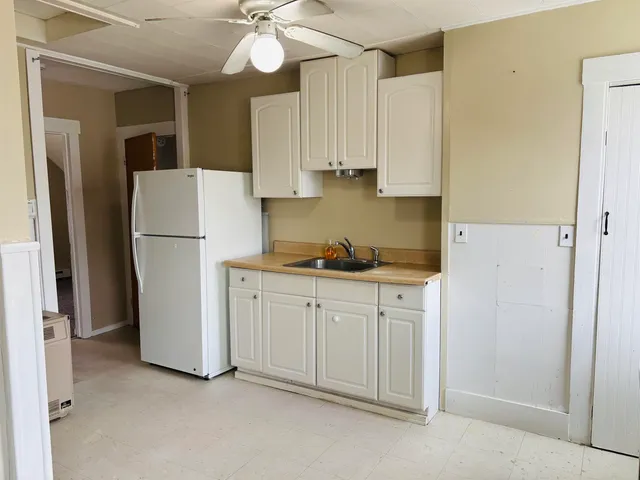 $1,650 | 50 Harbor Avenue, Nashua, NH 03060