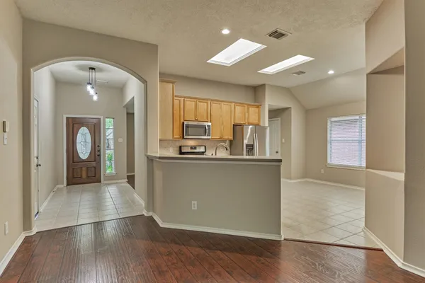 $2,500 | 27 East Russet Grove Circle, The Woodlands, TX 77384